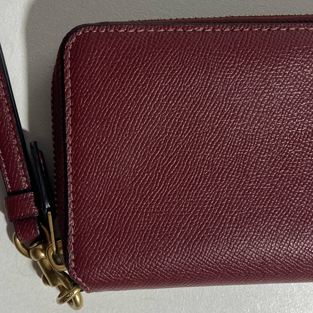 LikeNew $225 COACH Continental ZipAround Leather Wristlet Clutch Wallet Burgundy - Picture 3 of 15